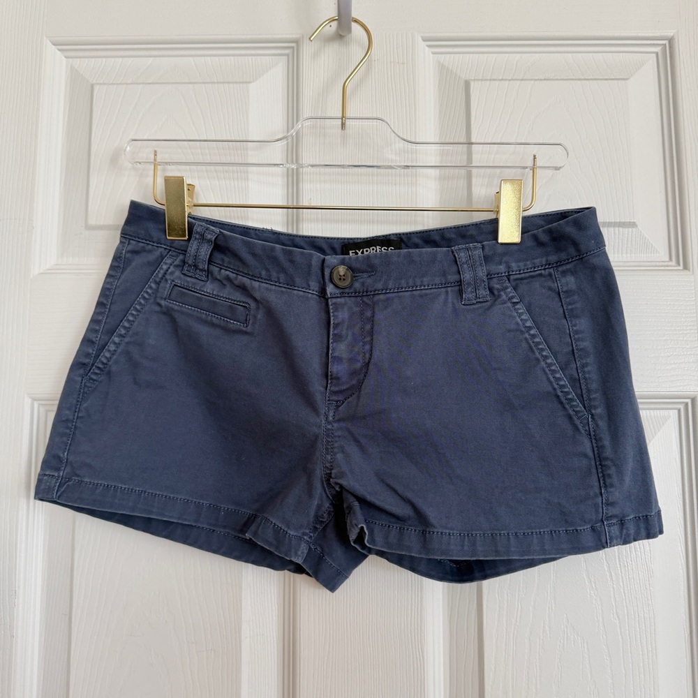 💙 EXPRESS Denim Blue Cotton Low-Rise Short Shorts